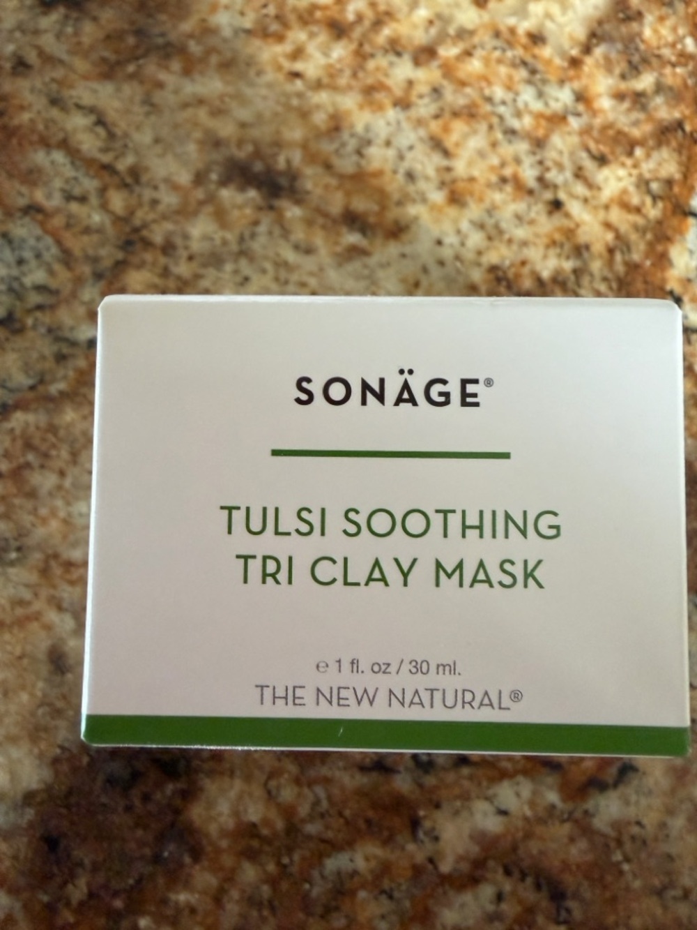 Sonäge Tulsi Soothing Tri Clay Mask — White & Green